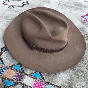 Stetson authentic trendy brimmed cowboy hat!